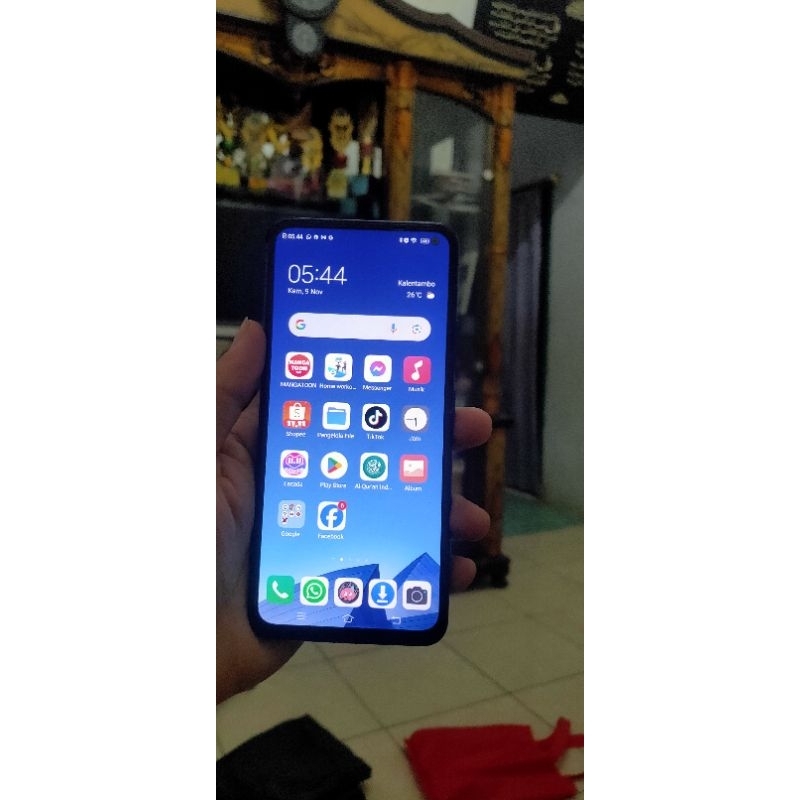 Vivo v19 secound bergaransi, ram 8/256 GB bonus headset bluetooth