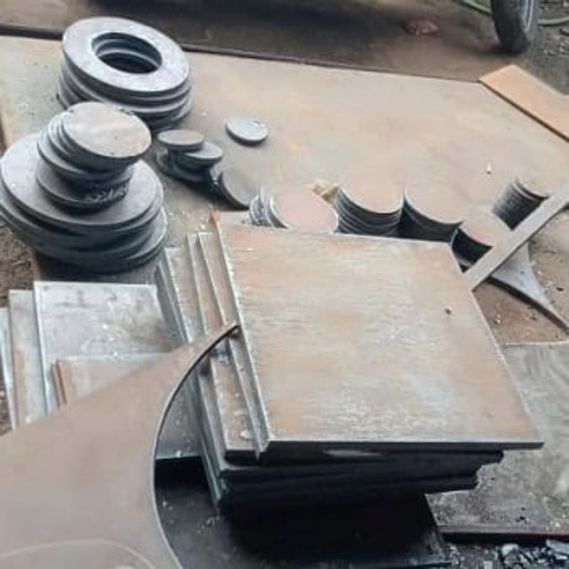 PLAT BESI HITAM TEBAL 4 MM berbagai ukuran/plat besi padat