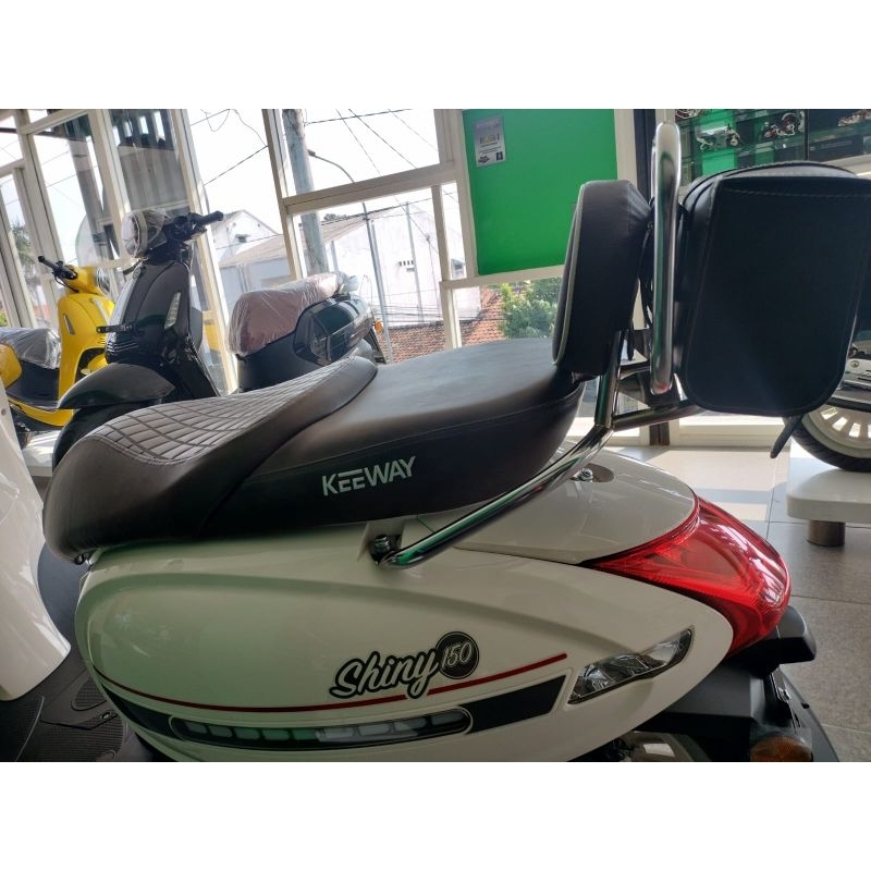 Sandaran belakang keeway shiny 150. Backrack keeway shiny 150. Behel keeway shiny 150
