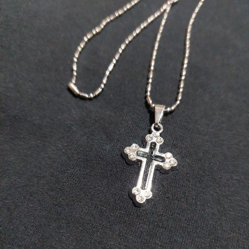 kalung salib cewek kristen