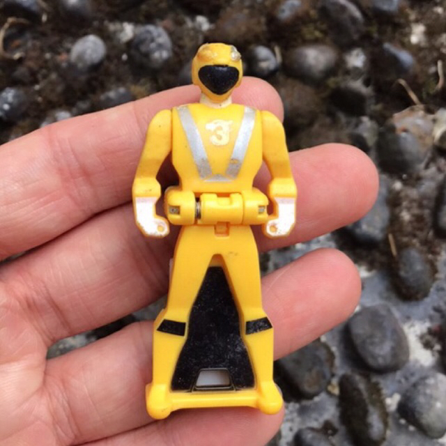KEY POWER RANGER YELLOW RPM LEGENDARY