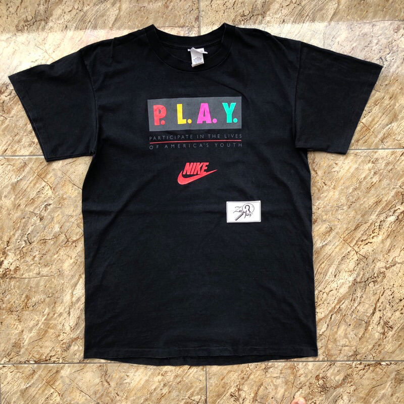 KAOS NIKE VINTAGE PLAY HITAM SINGLE STITCH
