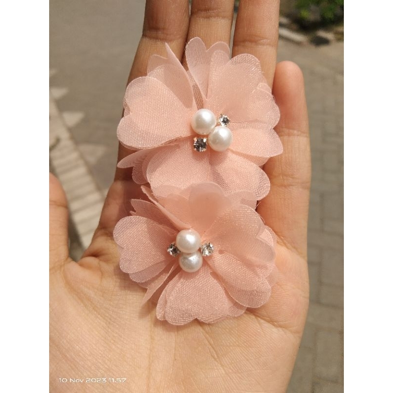 Aplikasi bunga solder hiasan baju/kebaya/gown/ hrg per pcs