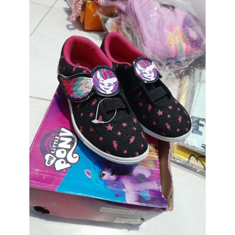 sepatu Little ponny