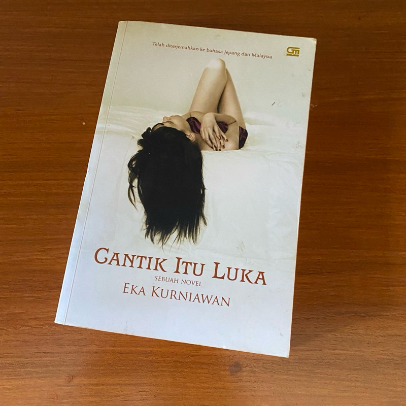 Preloved Novel Cantik itu Luka - Eka Kurniawan cover lama old cover rare