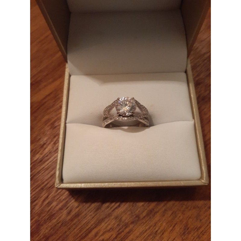 Engagement Ring Romania