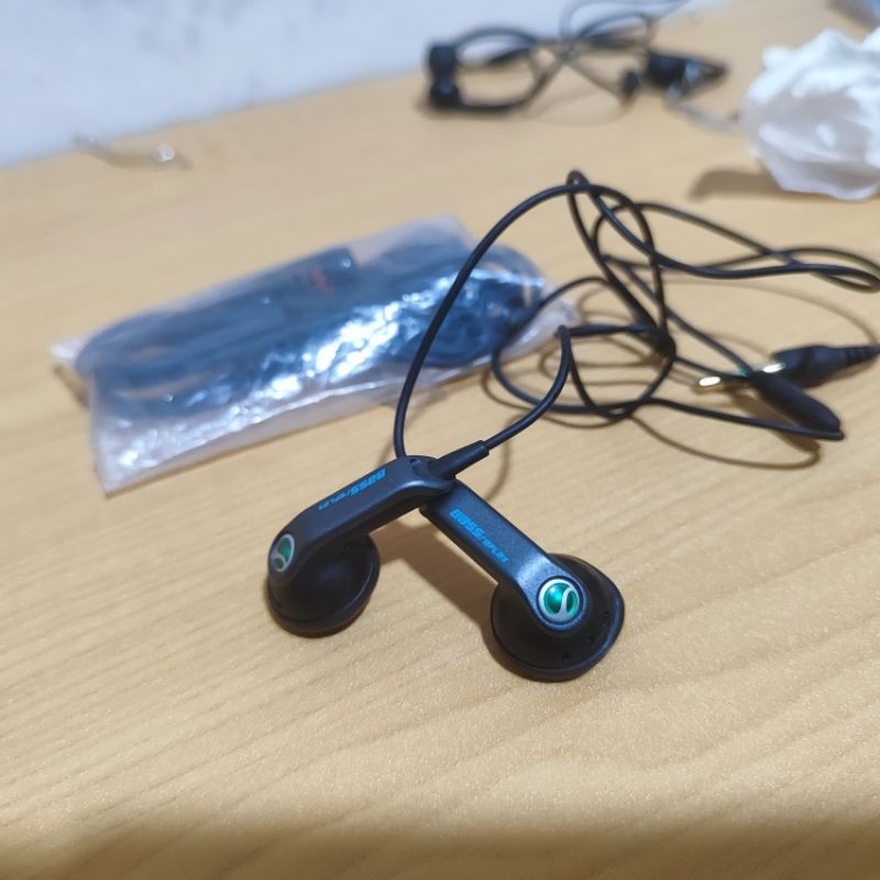 Sony ericsson hpm-64