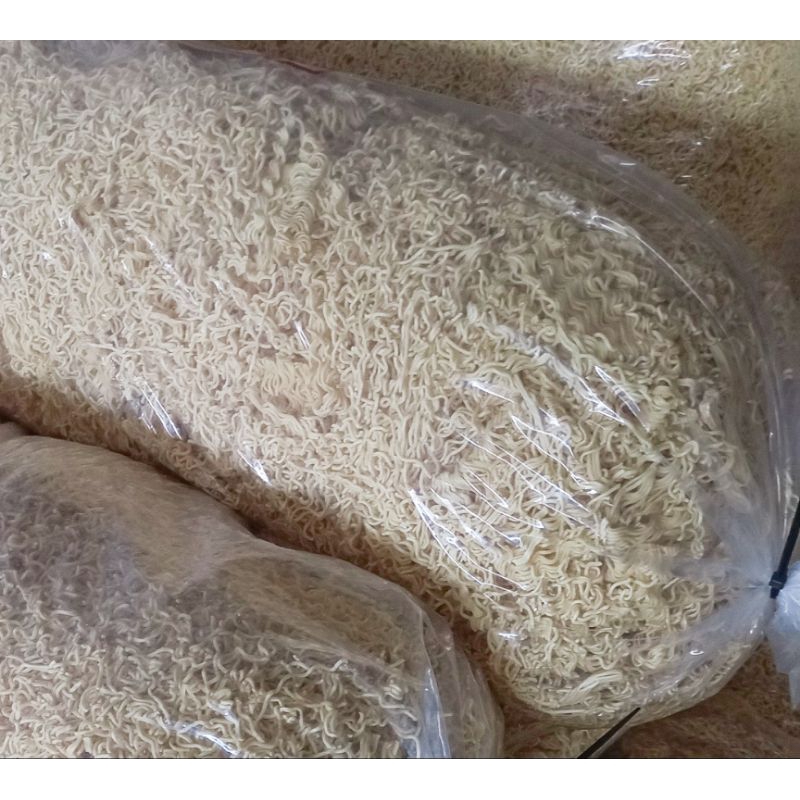 

Mie kering / mie telur remukan (rijekan pabrik) layak konsumsi