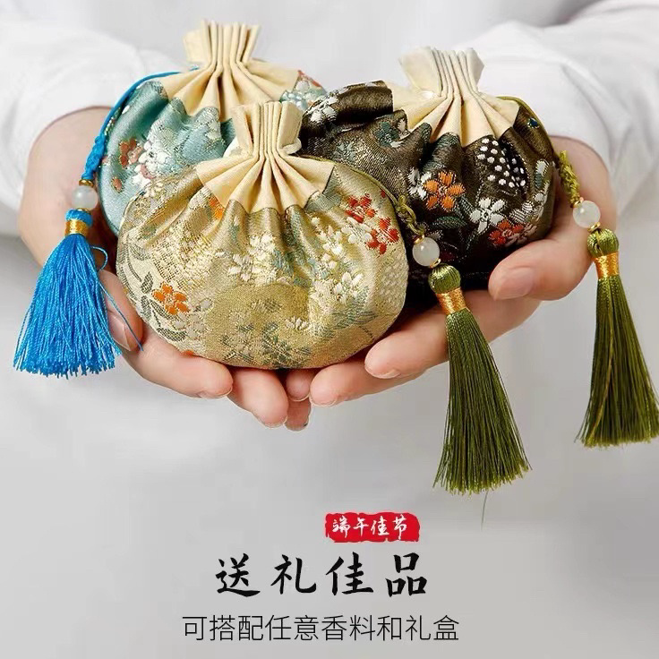 

BFQV5125 Terbaru 3.3 Kantong pouch hampers imlek serut natal bahan velvet