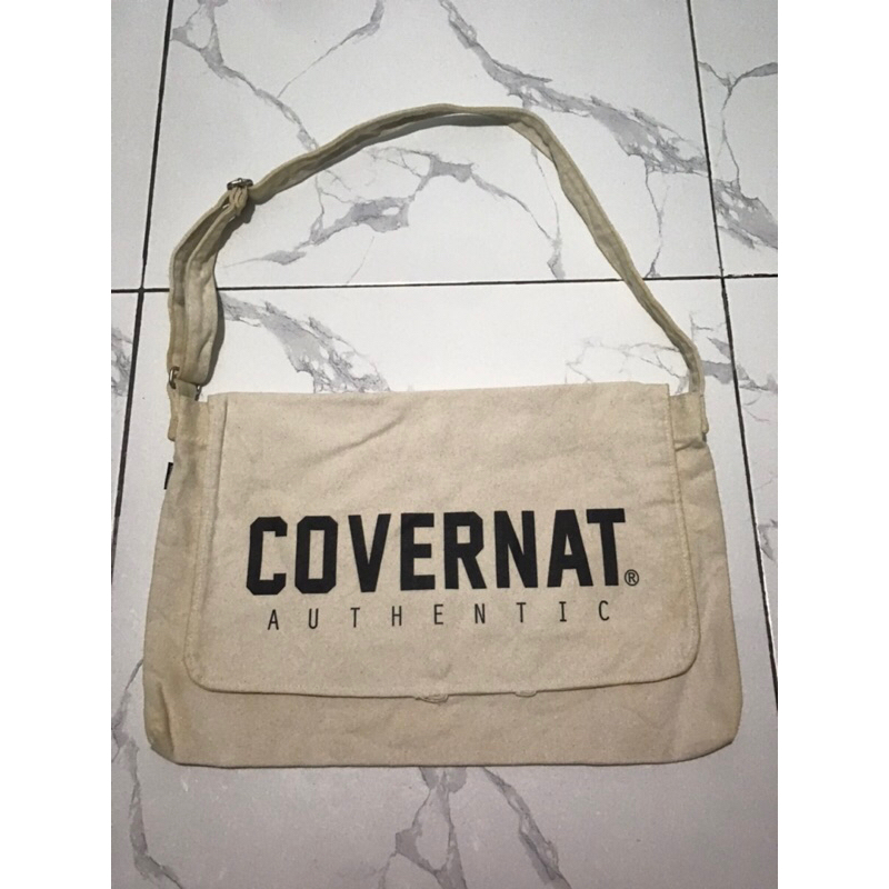 Tas Slempang Covernat