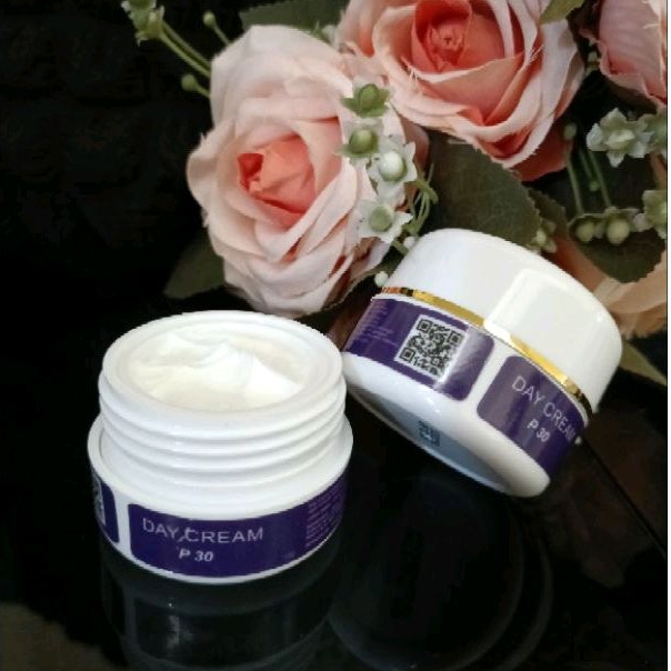 Cream siang day cream dr. Widya