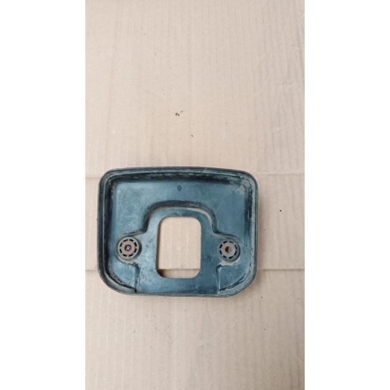 wadah lampu belakang gl 100 original