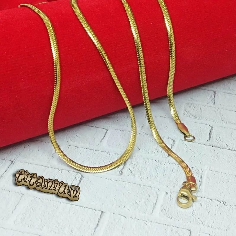 Kalung Titanium Emas Model Gepeng Pria Wanita Tidak Luntur
