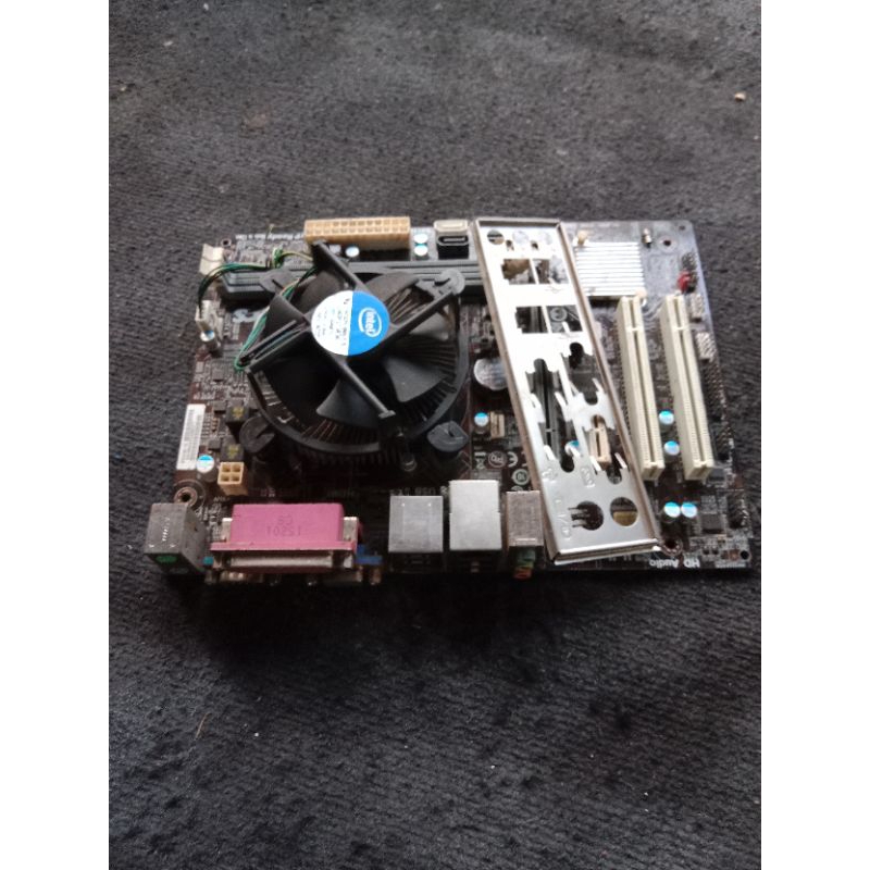 Motherboard H61 paketan prosesor i3 dan fan