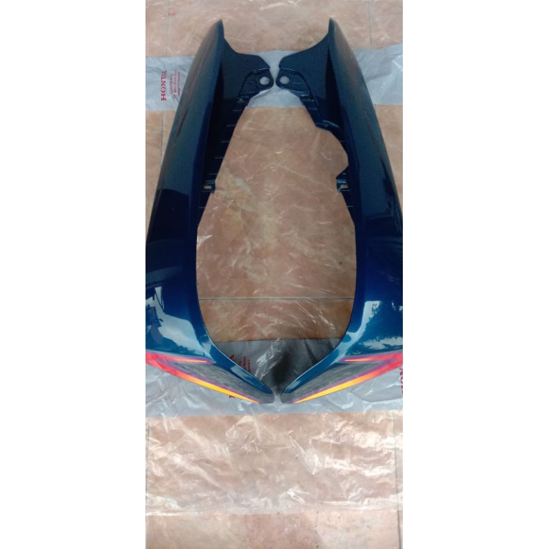 sayap luar leksil tebeng sayap luar leksil luar  Honda Supra 100 Supra X biru original NOS