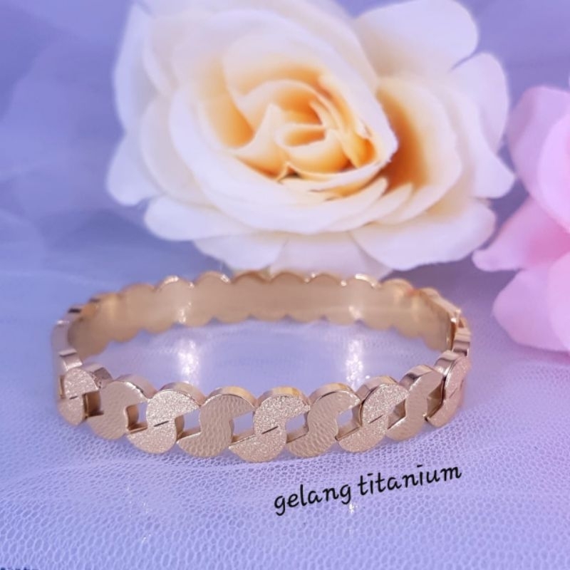 Gelang tangan Titanium berlapis emas24k Anti karat (G22T)