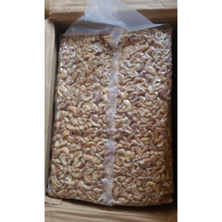 

Seller kacang Mede pecahan patahan1kg Ready stock