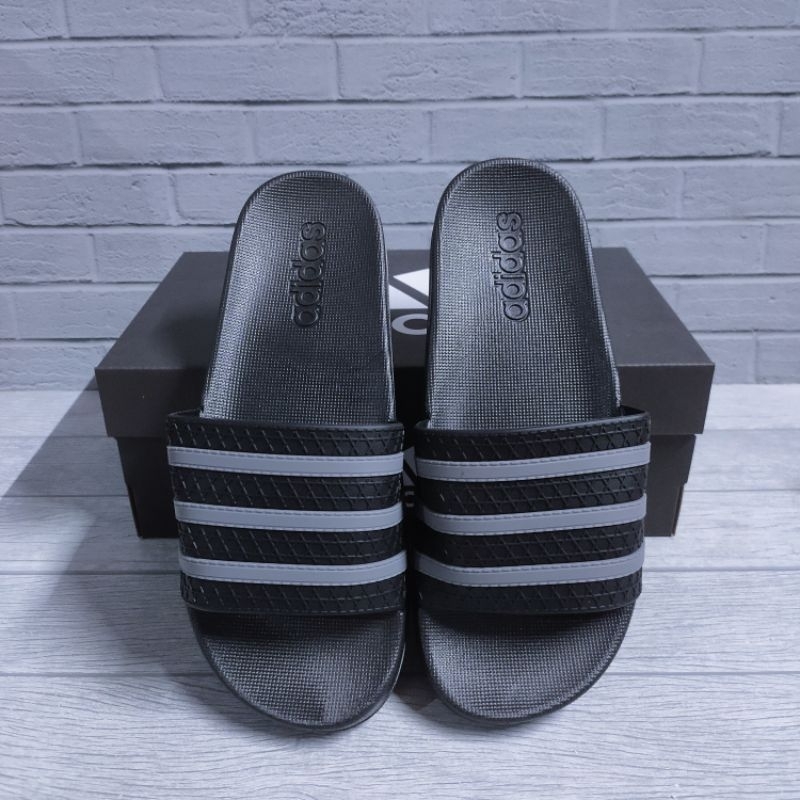 Sandal Selop Adidas Adilette Slide Hitam 100% Grade Original Vietnam
