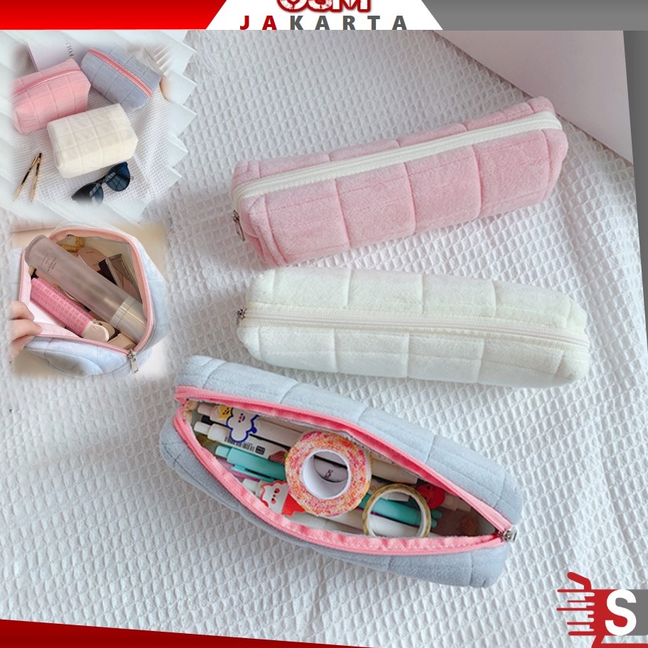 

Hot Sale OSM JKT T5958 Tempat Pouch Pillow Korea / Kotak Pensil Sleting Velvet Aesthetic Pastel / Kotak Pensil Bulu / Make Up Pouch