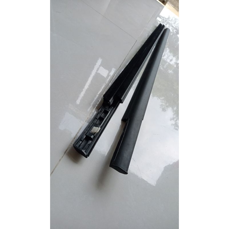 pelipit kaca grand Livina lama pintu tengah