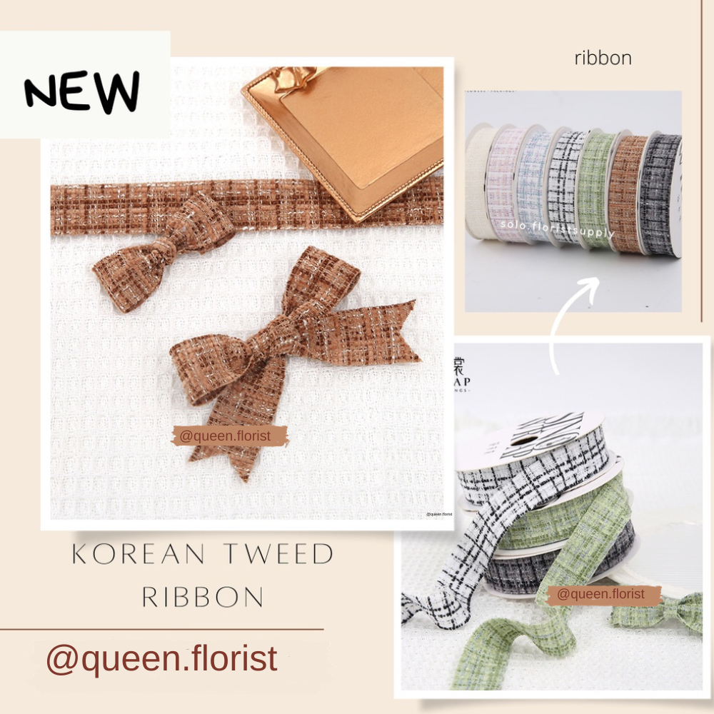 

KOREAN TWEED RIBBON PITA TWEED KOREAN RIBBON MOTIF GARIS TENGAH LEBAR 2.6CM PREMIUM PITA KADO GIFT BOUQUET DEKORASI PITA ORGANDI TRANSPARAN UJUNG MOTIF GARIS PITA KAIN TILE TRANSPARAN PITA KADO HIAS PER METER CRAFT KERAJINAN TANGAN