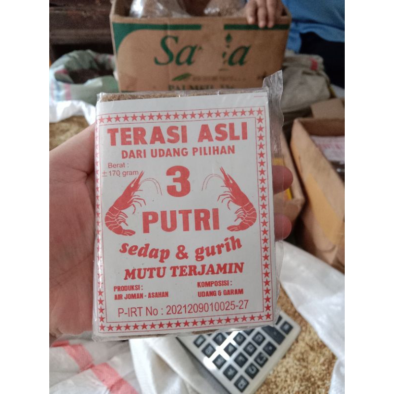 

TERASI UDANG KHAS ASAHAN 3 PUTRI TANPA PENGAWET DARI UDANG REBON PILIHAN SEGAR FRESH WANGI HARUM ORIGINAL 3PUTRI MEDAN BELACAN BLACAN BUMBU MASAK REMPAH ENAK BARU TERASI TRASI TERMURAH OLEH OLEH COD HIGH QUALITY PREMIUM AIR JOMAN BANGKA MADURA ASLI ENAK