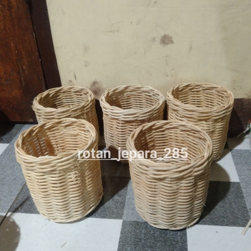 

termurah..!!wadah pensil/kuas makeup rotan(full rotan)