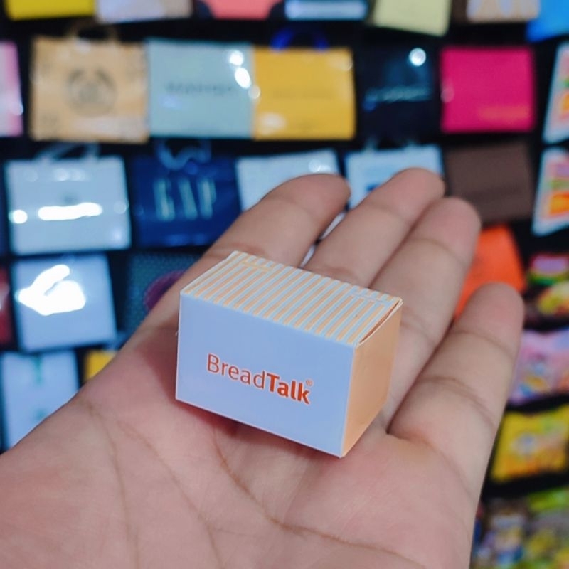 MAGNET MINIATUR TEMPELAN KULKAS BOX BREADTALK