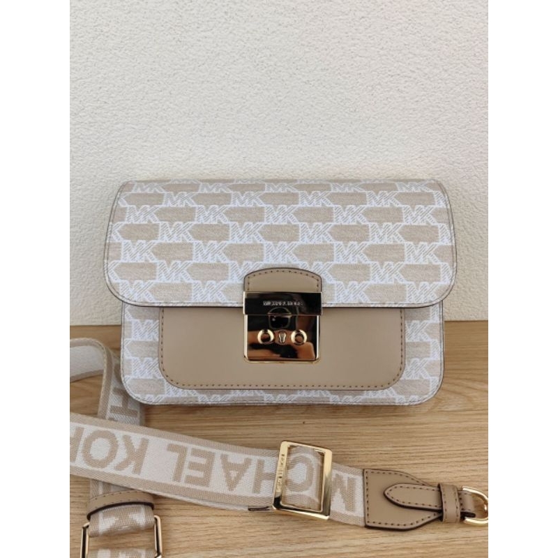 MK Sloan Editor Flap Messenger Cream