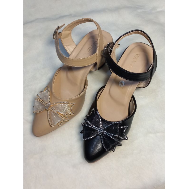 wan piece sepatu pansus tali tumit wanita terbaru