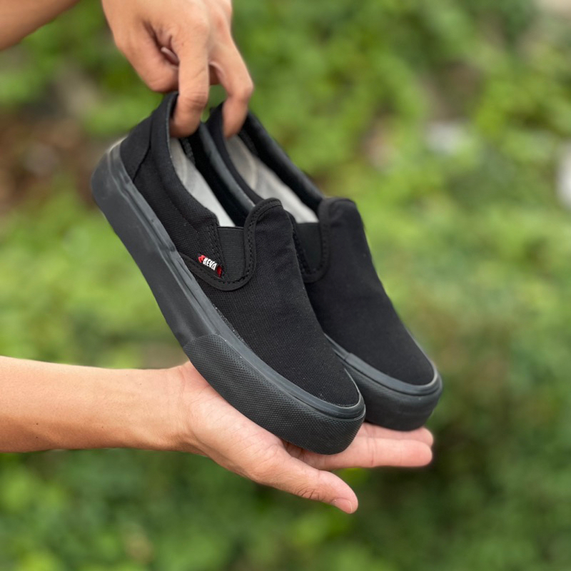 Sepatu Sneakers AEKO Fullblack Campus Slip On Lokal Origibal