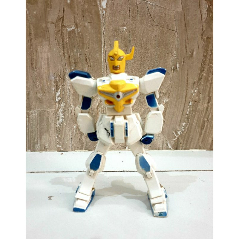 

Mobil Mainan Kode 81355 Truk Warna Putih Nomer Seri 601D T34