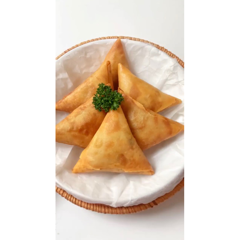 

SAMOSA AYAM / SAMBOSA AYAM BUMBU KARI (FROZEN)
