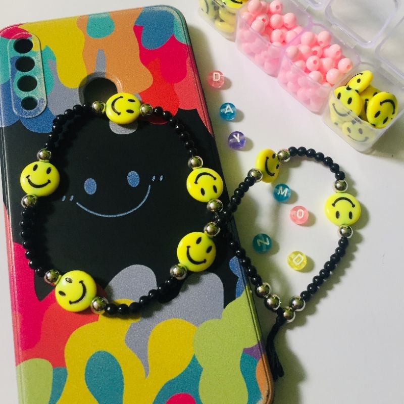 DK SEVENTEEN STRAP PHONE