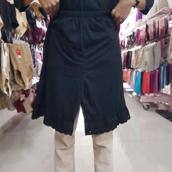Androk Kulot Hitam Polos Wanita Celana Pendek Size XL 3L