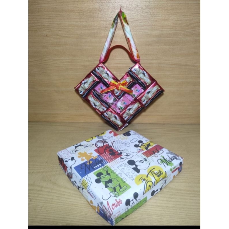 

BUKET SNAKE LOVE,POCKY LOVE.Hampers love ,buket ultah