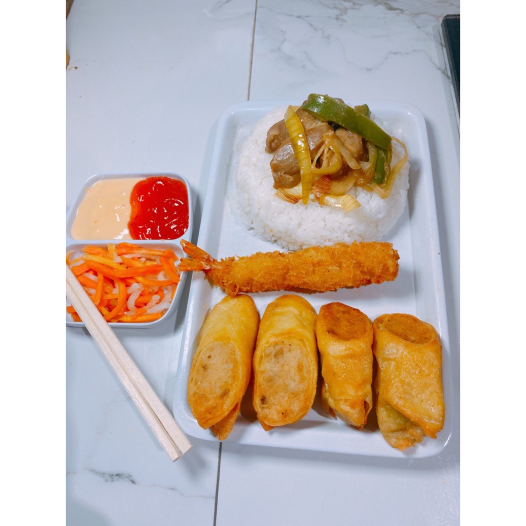 

CHICKEN EGG ROLL MURAH RASA JUICY DENGAN KOMPOSISI AYAM 80%