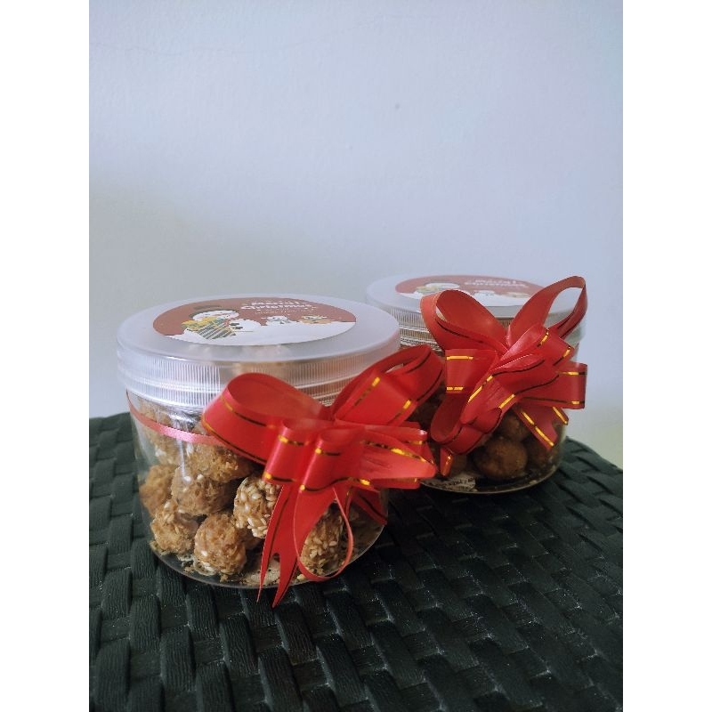 

Kue Ketawa/Hampers Spesial Christmas 1 Toples