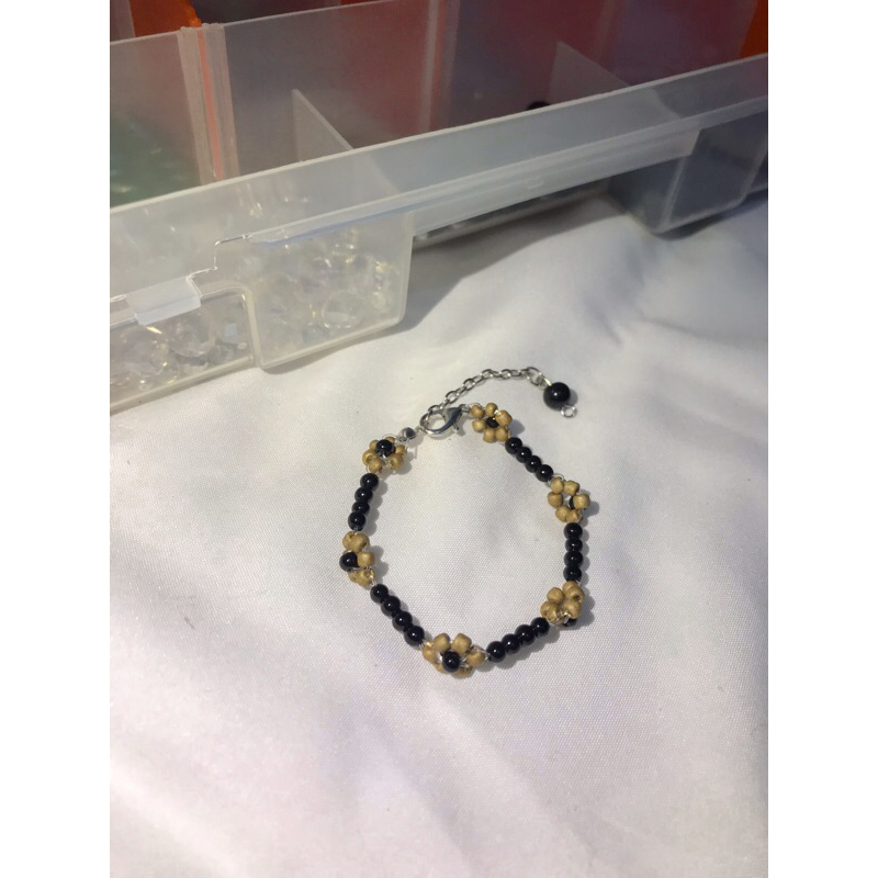 gelang manik bunga hitam/ bracelet beads