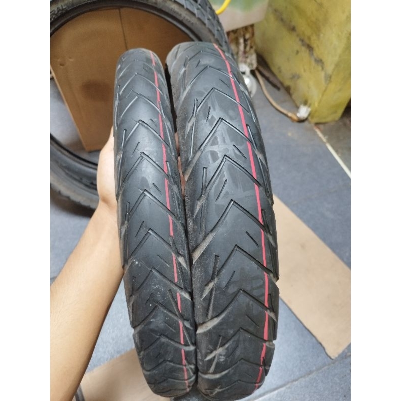 Ban Luar bekas depan belakang ring 17 untuk motor bebek.