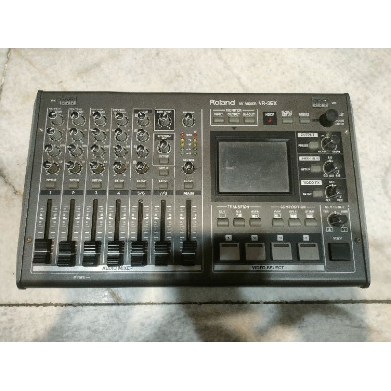 Roland VR-3EX mixer video