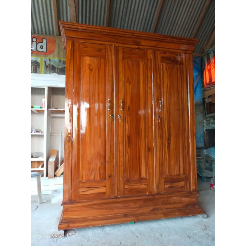 lemari pakaian / lemari baju 3 pintu kayu jati finishing plitur murah promo harga grosir