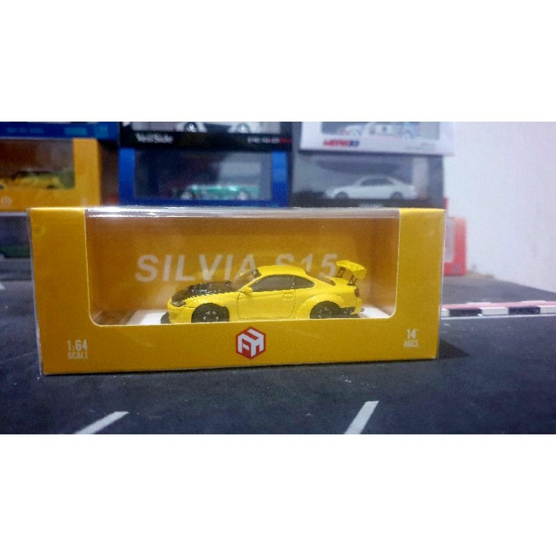 Diecast Focal Horizon Nissan Silvia S15 yellow Segel