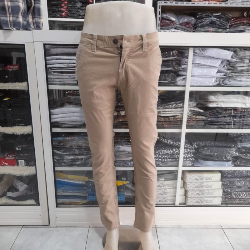 Celana panjang chinos katun Slim Fit Cardinal original
