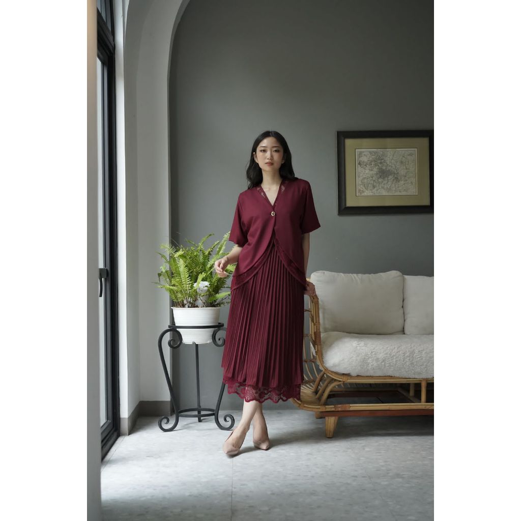 Noelle Outerwear With Vest / Skirt