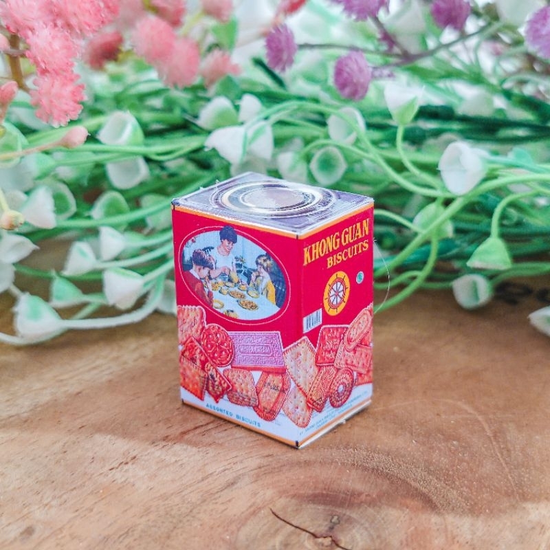 MINIATUR 1:12 KALENG KHONG GUAN (2.4 x 1.9 x 3.4 cm) MAKANAN MAINAN