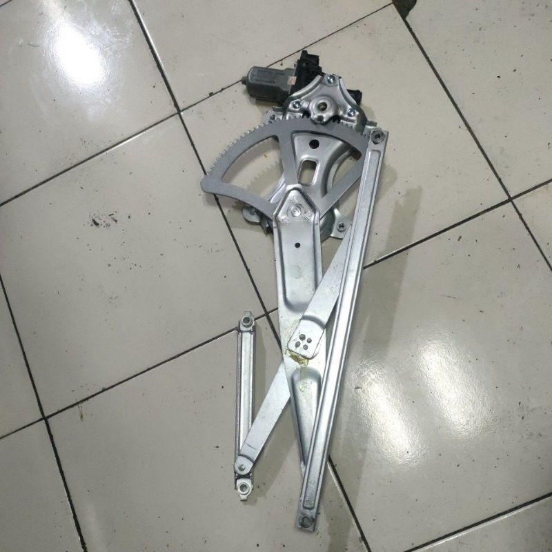 REGULATOR MOTOR POWER WINDOW VIOS LIMO GEN1 DEPAN