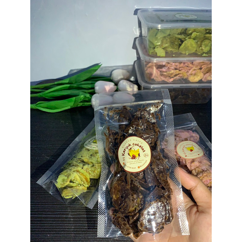 

keripik pisang cokelat lumer keripik pisang Matcha tiramisu strawberry lumer 50gr