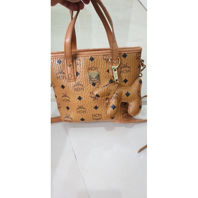 Preloved Tas Sling mini MCM lengkap mainan