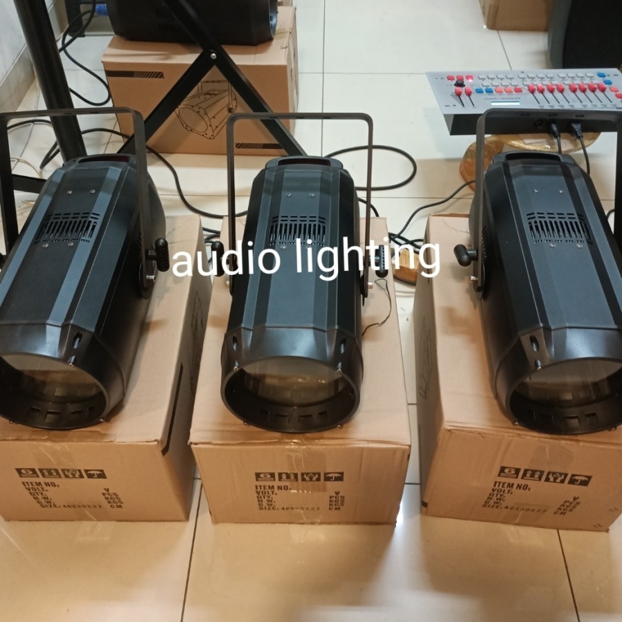 fresnel 300 watt AMT light 300 watt zoom